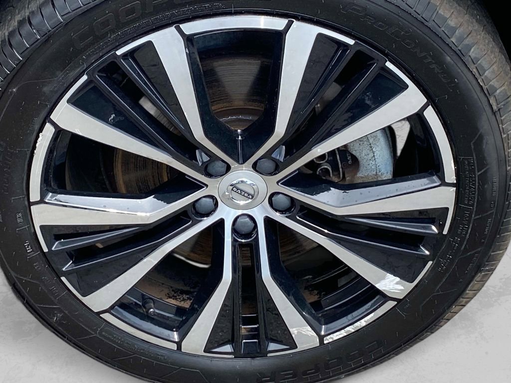 Used 2023 Volvo XC60 T8 Plus AWD/4WD image 25