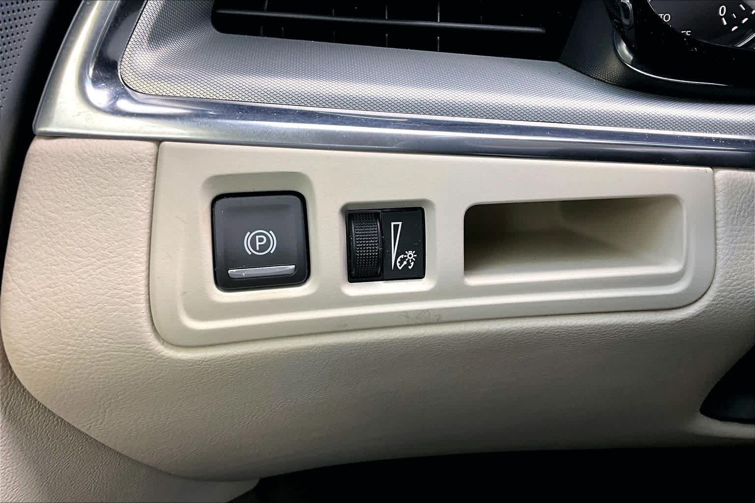 Used 2020 Cadillac XT5 Premium Luxury FWD image 34