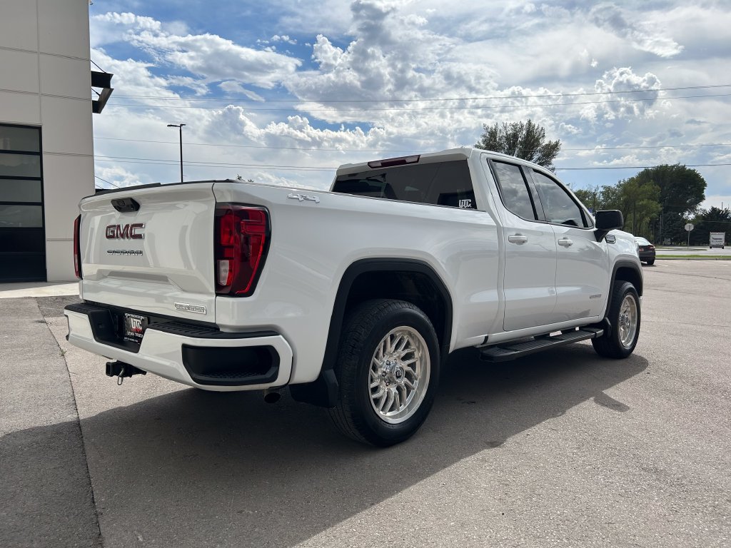 Used 2024 GMC Sierra 1500 Elevation AWD/4WD image 4