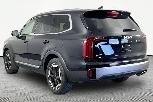 Used 2025 Kia Telluride S FWD image 3