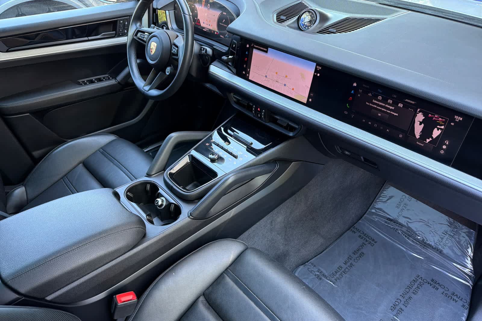 Used 2024 Porsche Cayenne Coupe AWD/4WD image 18
