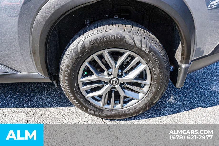 Used 2023 Nissan Rogue S image 17