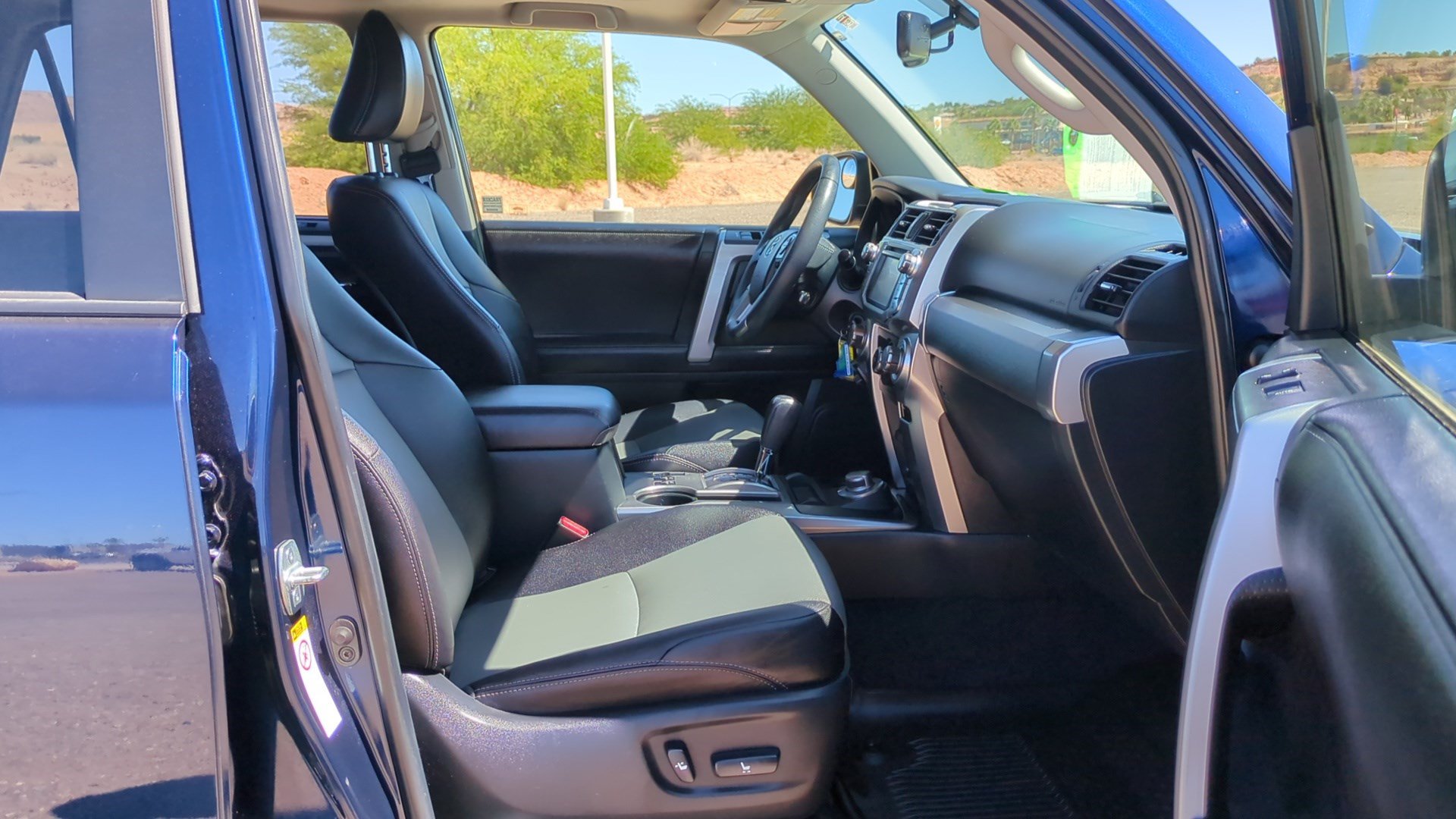 Used 2017 Toyota 4Runner SR5 Premium AWD/4WD image 29