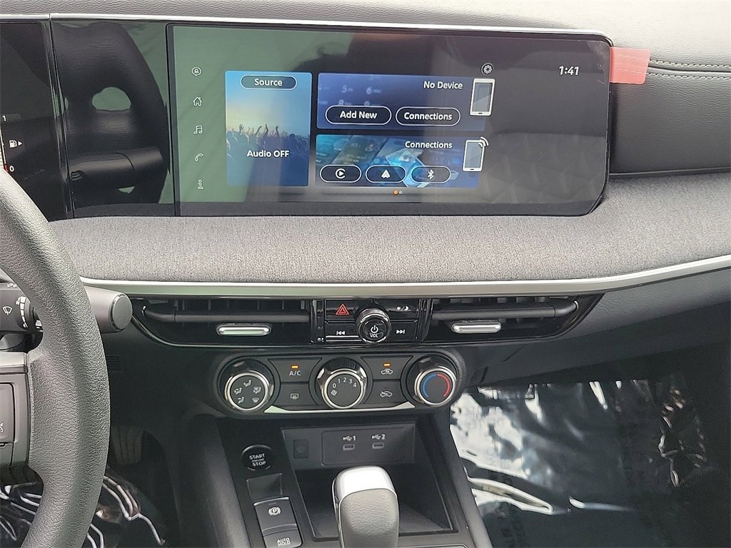 Certified 2025 Nissan Kicks SV image 12