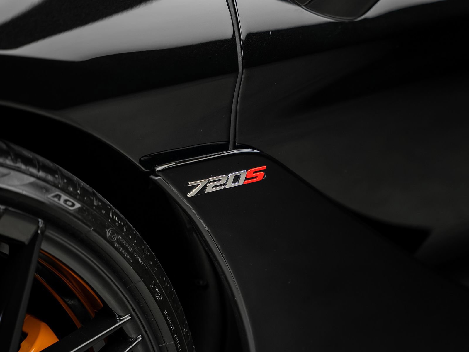 Used 2020 McLaren 720S Spider RWD image 27