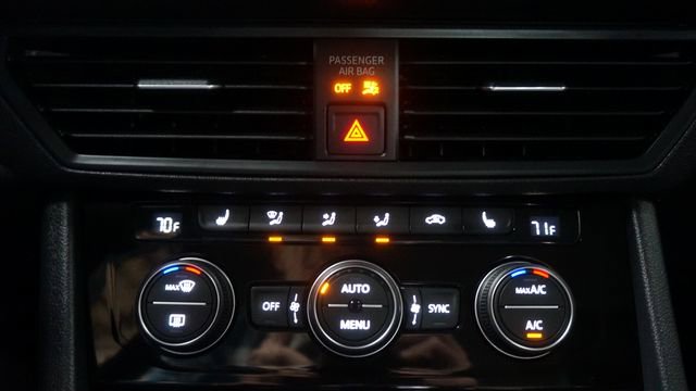 Certified 2023 Volkswagen Jetta SE image 18