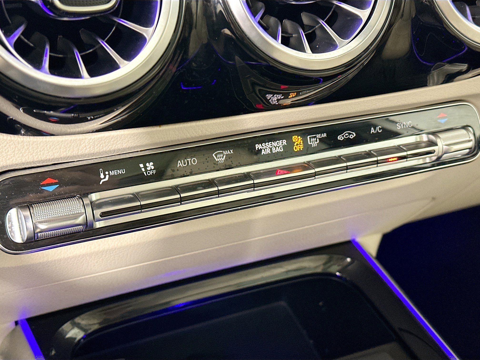 Certified 2023 Mercedes-Benz GLA 250 4MATIC w/ Premium Package image 20