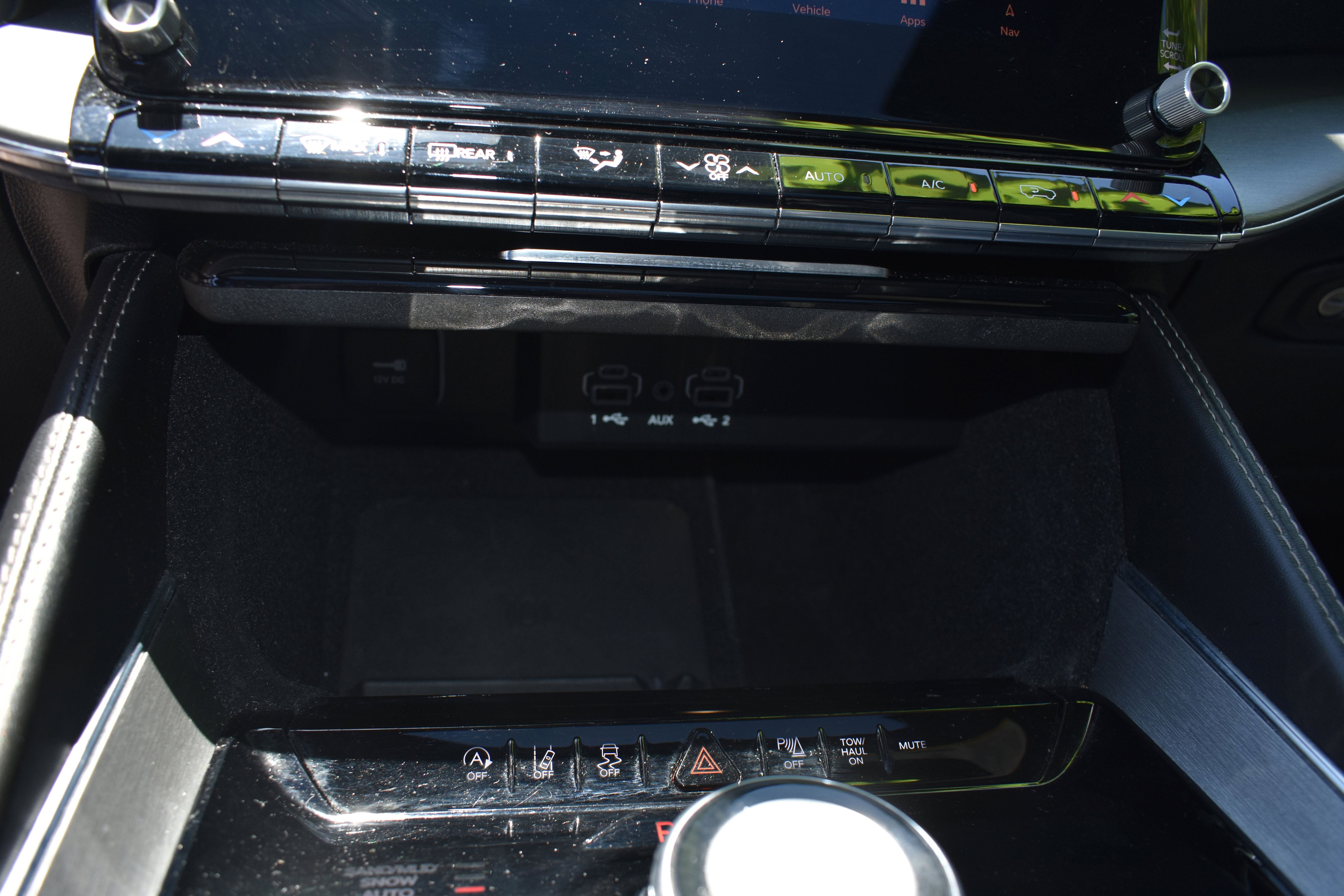 Used 2024 Jeep Wagoneer Series II AWD/4WD image 21