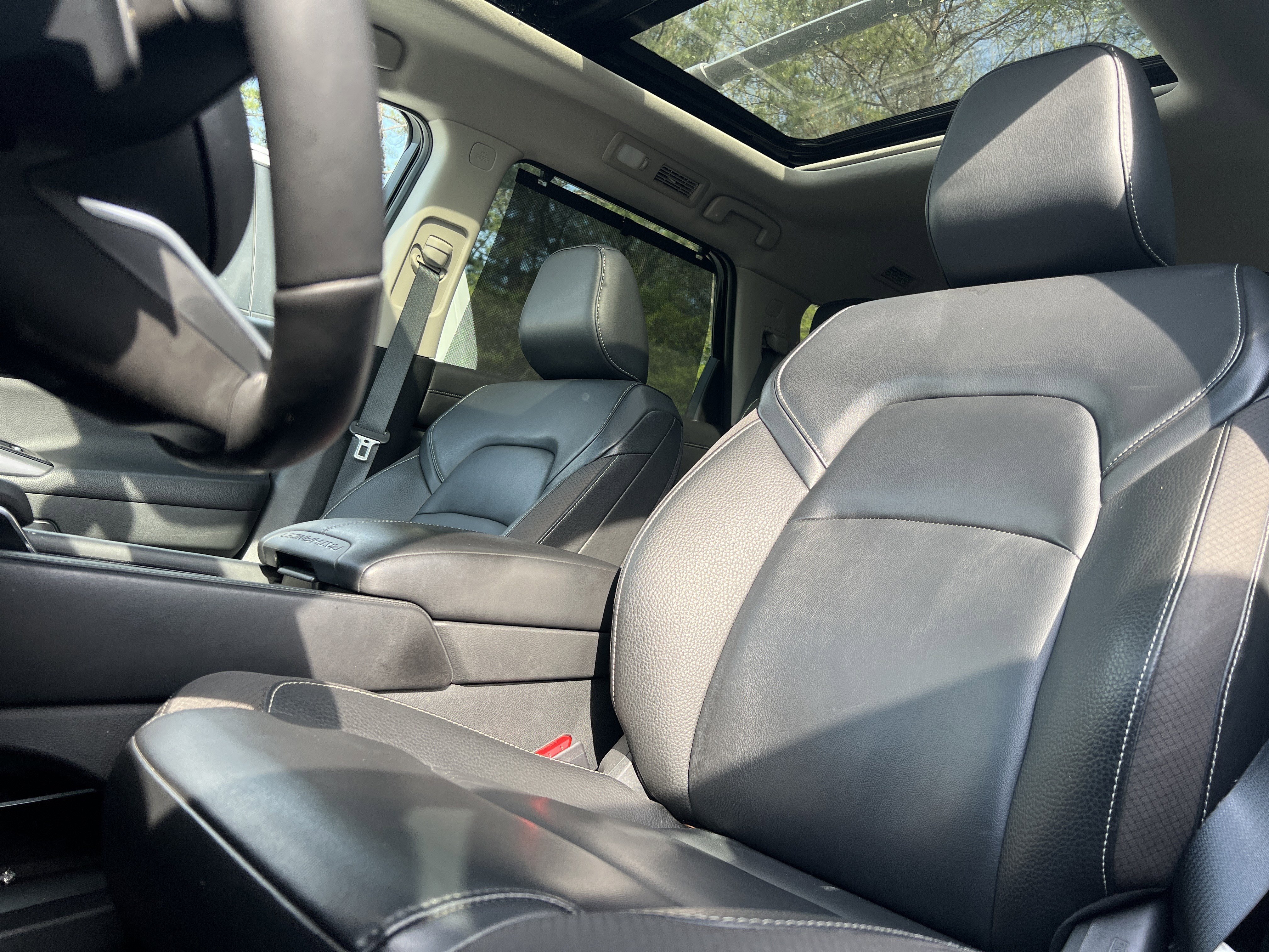 Used 2024 Nissan Pathfinder SL w/ SL Premium Package image 3