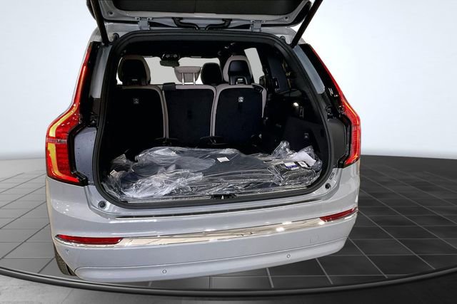 New 2026 Volvo XC90 T8 Plus w/ Protection Package Premier image 7