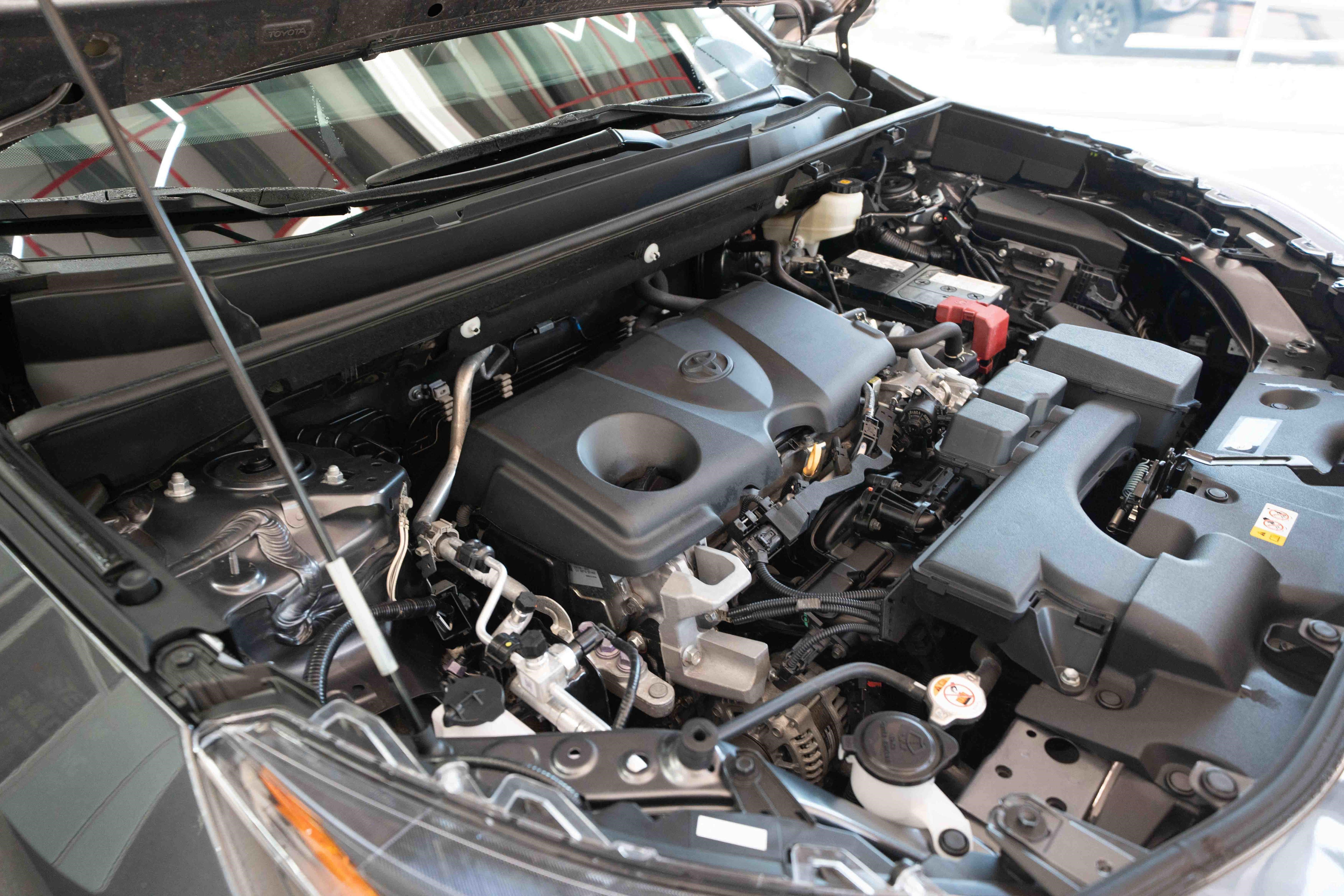 Used 2022 Toyota RAV4 LE AWD/4WD image 32
