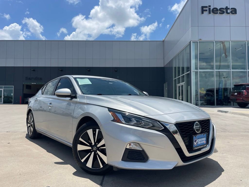 Certified 2022 Nissan Altima 2.5 SV FWD image 1