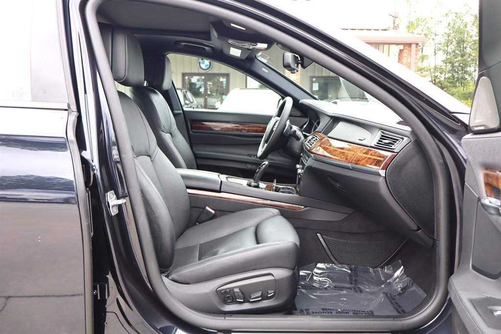 Used 2015 BMW 740Li xDrive AWD/4WD image 16