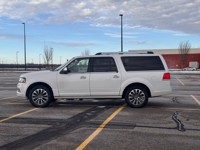 Used 2015 Lincoln Navigator L 4WD image 39