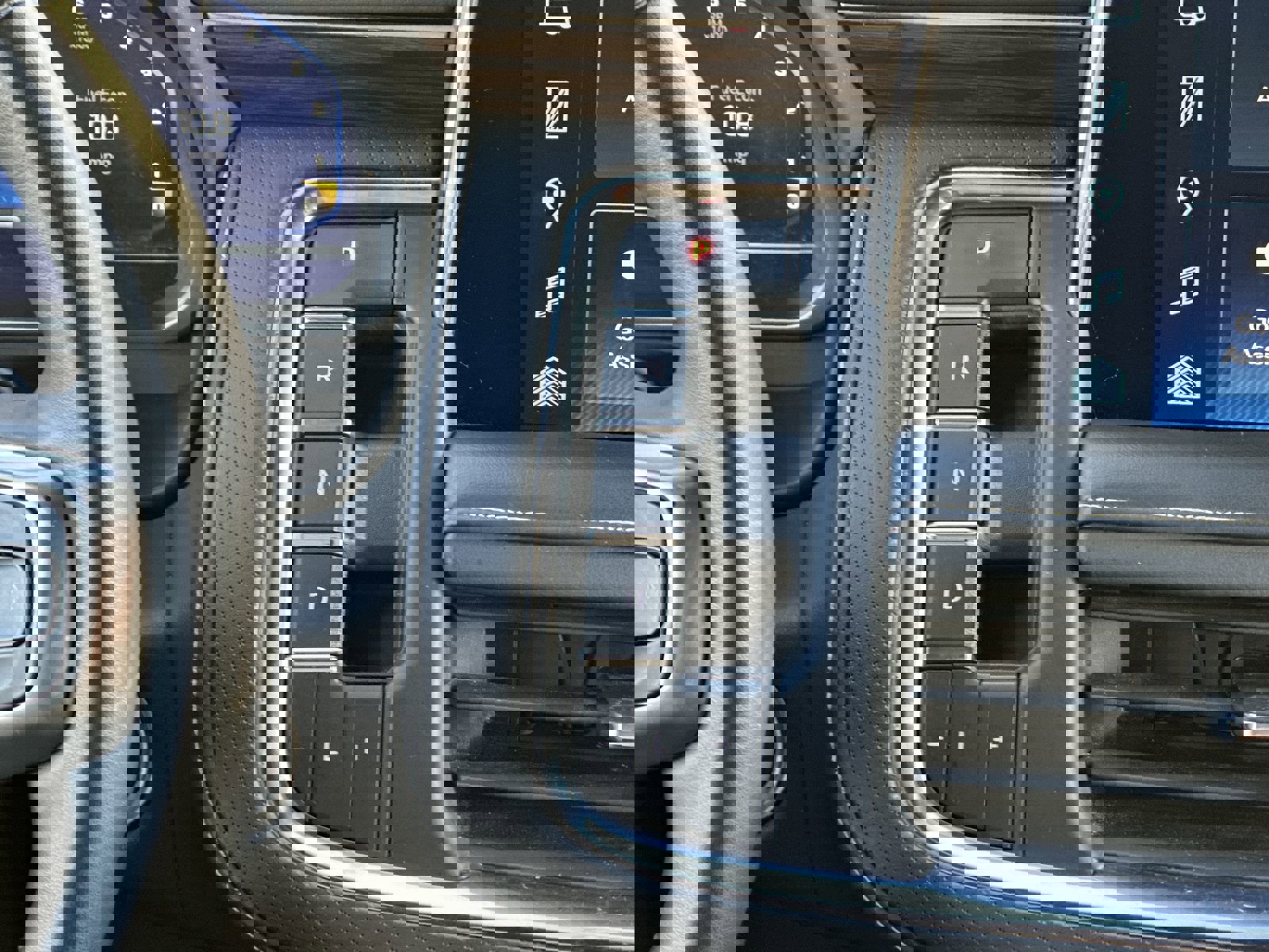 Used 2023 Chevrolet Suburban Premier image 30