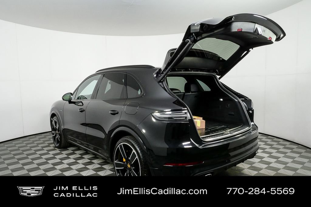 Used 2021 Porsche Cayenne Turbo S w/ Premium Package Plus image 36