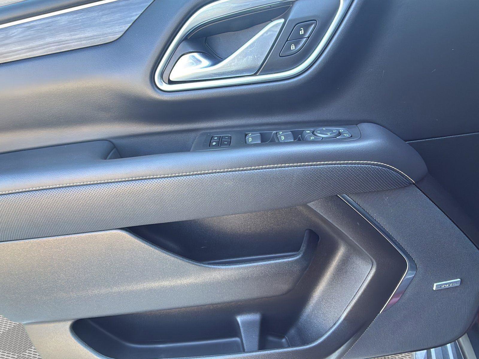 Used 2022 GMC Yukon XL SLT w/ SLT Luxury Package image 15