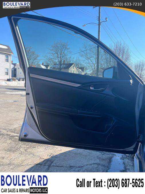 Used 2018 Honda Civic Sport image 8