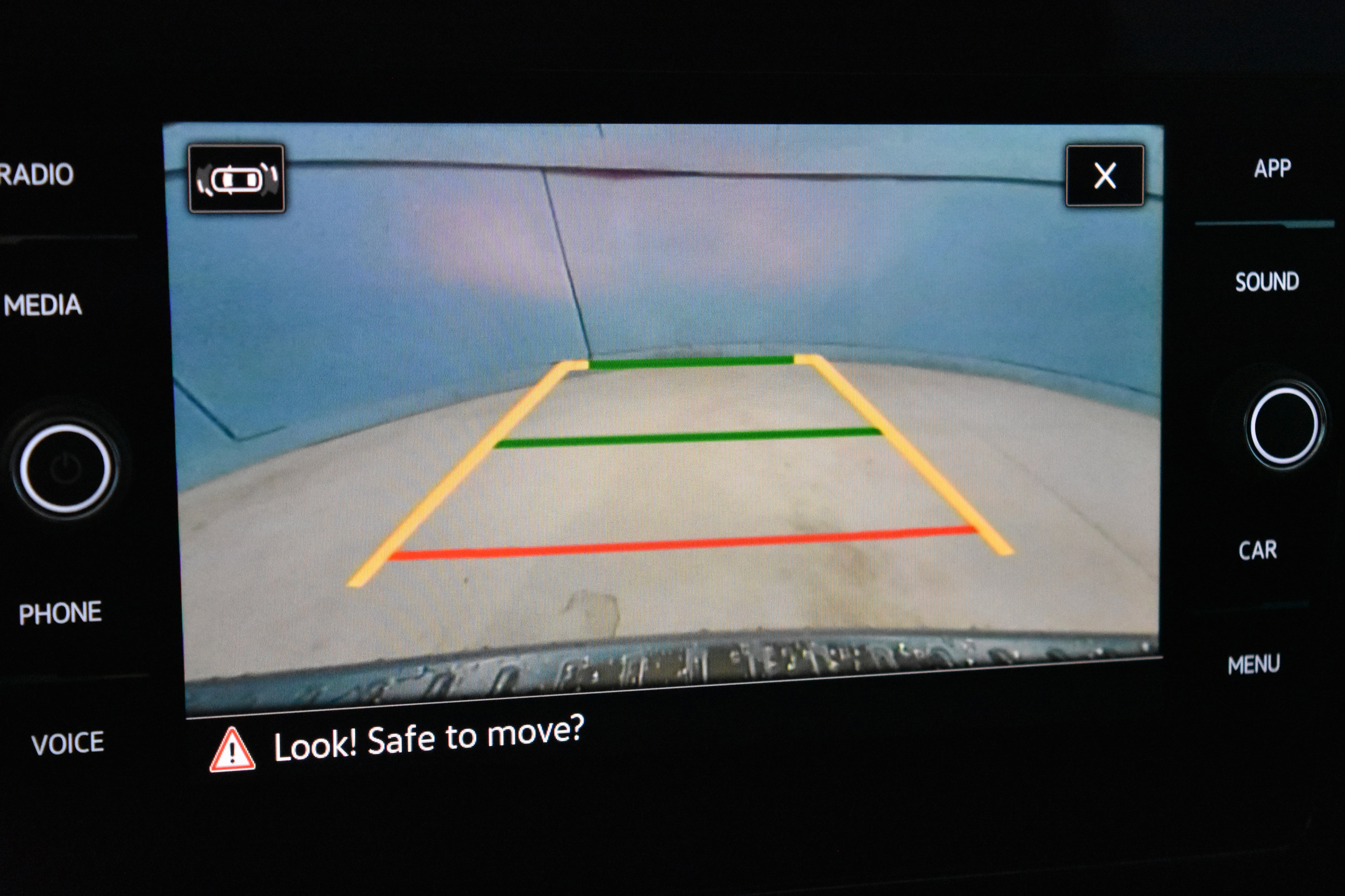 New 2025 Volkswagen Taos SE image 9