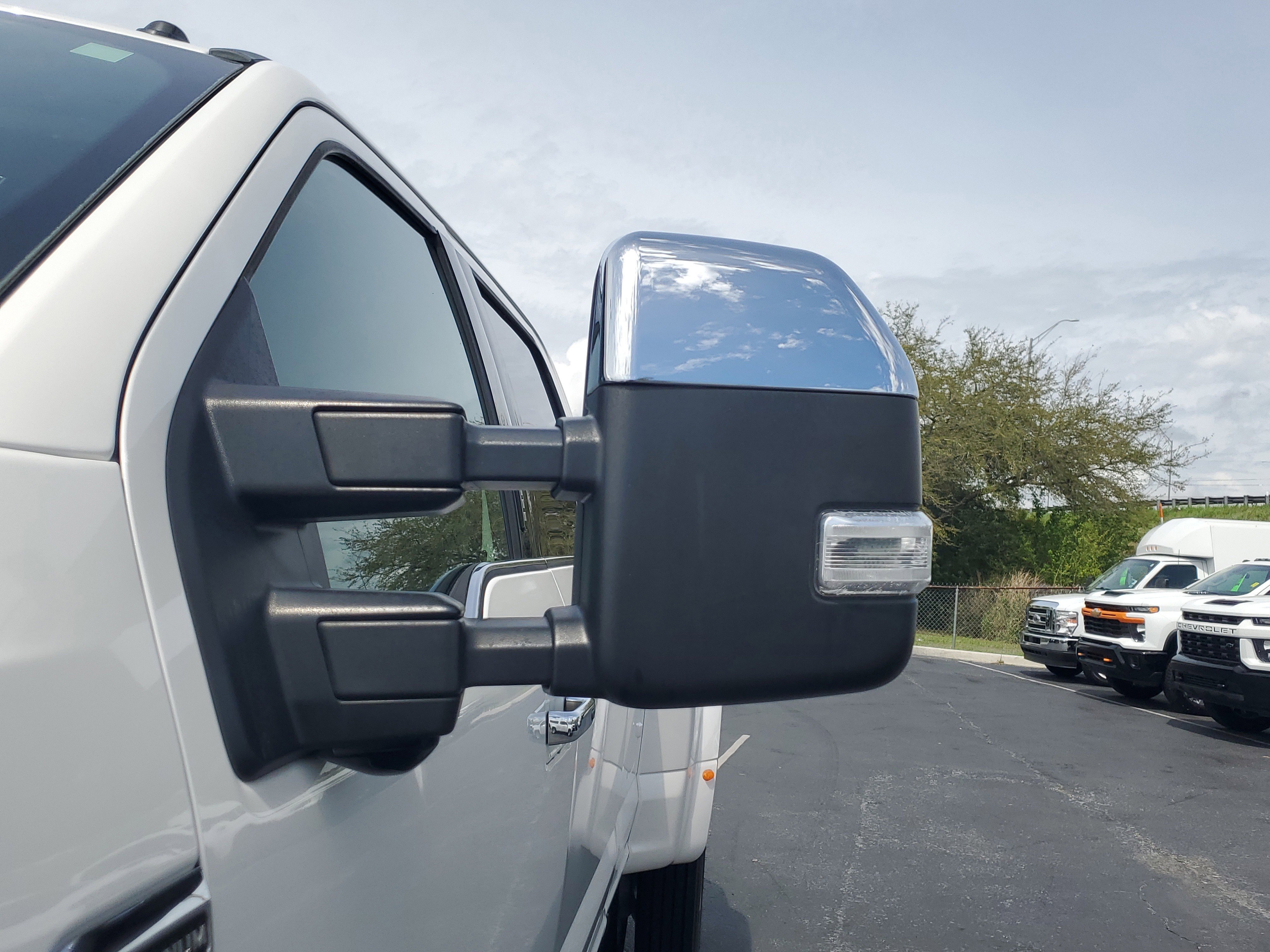 Used 2019 Ford F450 Platinum w/ Platinum Ultimate Package image 4