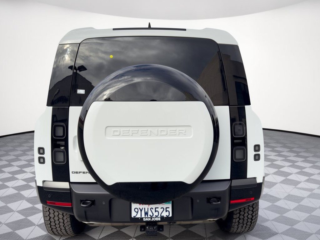Certified 2026 Land Rover Defender 110 X-Dynamic SE AWD/4WD image 11