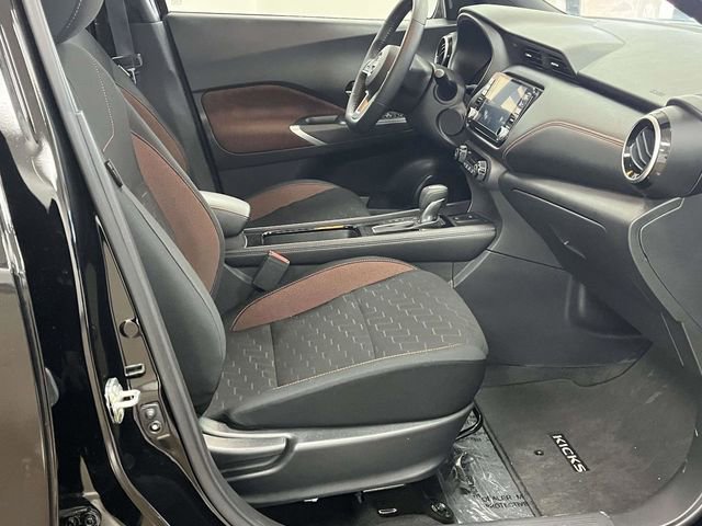 Used 2024 Nissan Kicks SR image 24