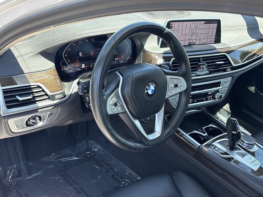 Used 2022 BMW 750i xDrive AWD/4WD image 11