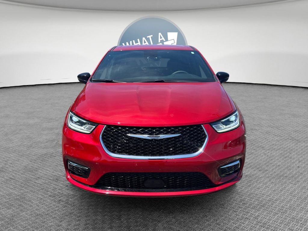 Used 2025 Chrysler Pacifica Select AWD/4WD image 9