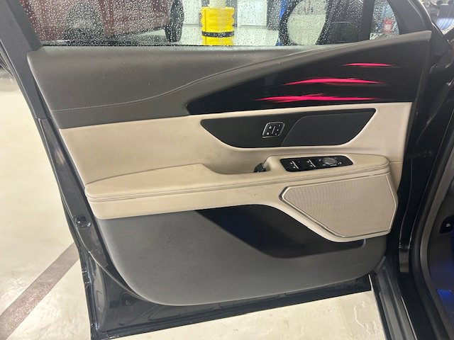 Used 2024 Lincoln Nautilus Reserve AWD/4WD image 24