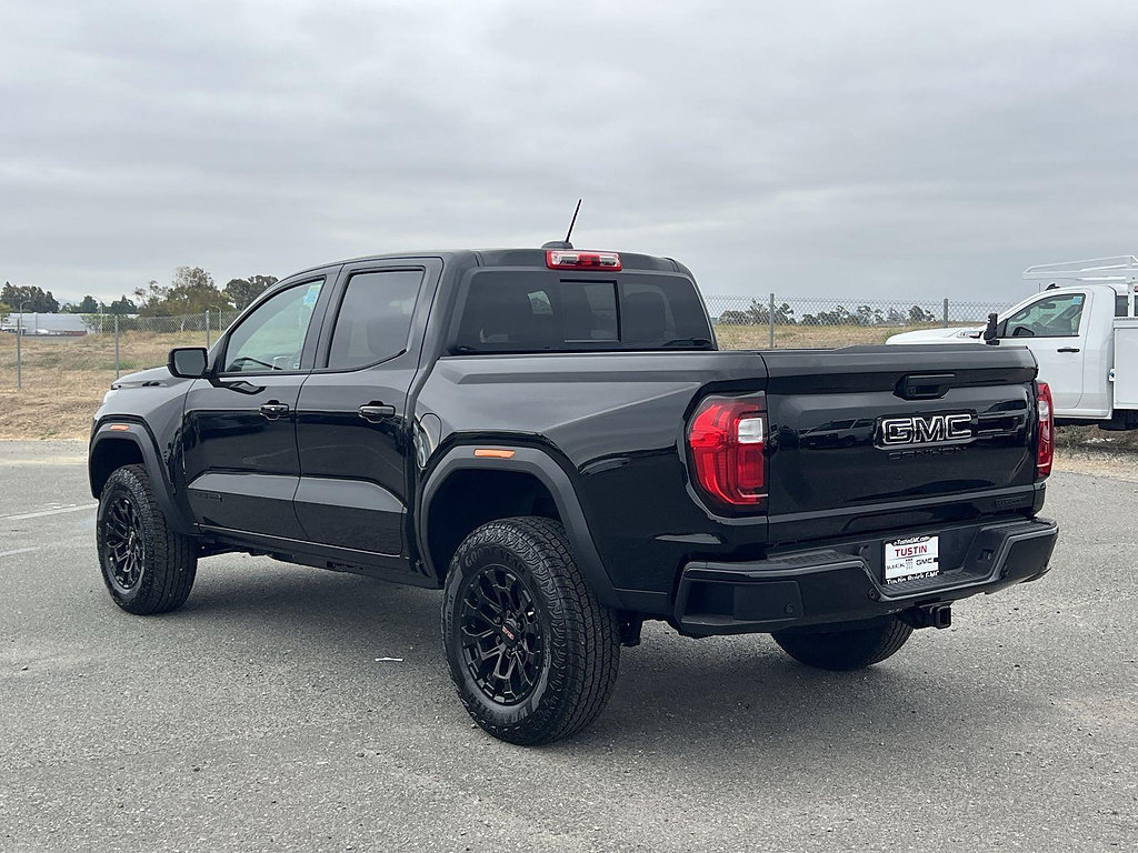New 2026 GMC Canyon Elevation w/ LPO, Black Badging Package RWD image 5