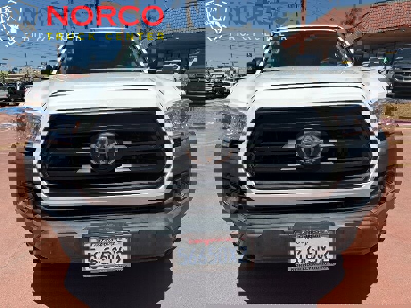 Used 2020 Toyota Tacoma SR image 3