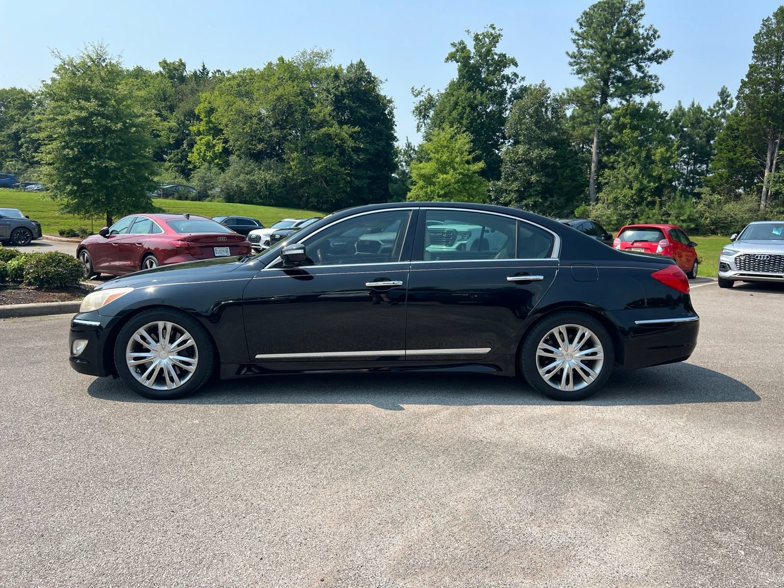 Used 2012 Hyundai Genesis 4.6 RWD image 9