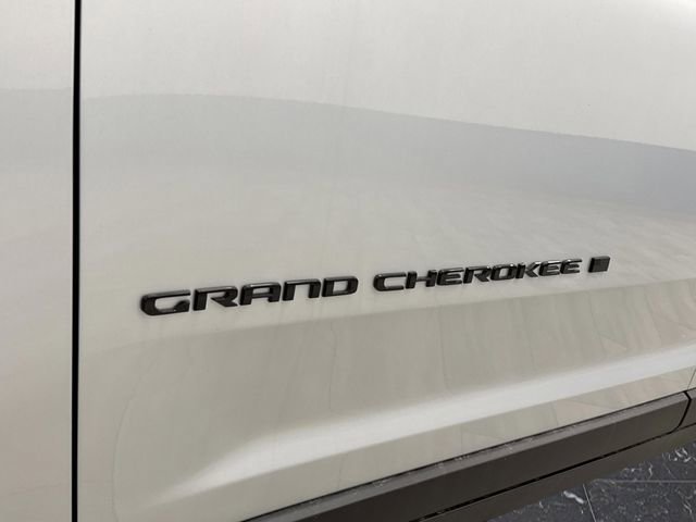 New 2025 Jeep Grand Cherokee L Altitude image 35