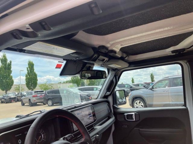 Used 2024 Jeep Wrangler Unlimited Rubicon w/ Convenience Group AWD/4WD image 16