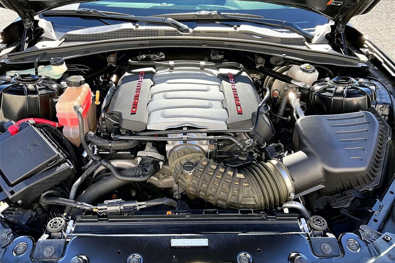 Used 2021 Chevrolet Camaro LT image 34