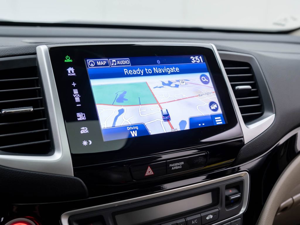 Used 2016 Honda Pilot Touring image 25