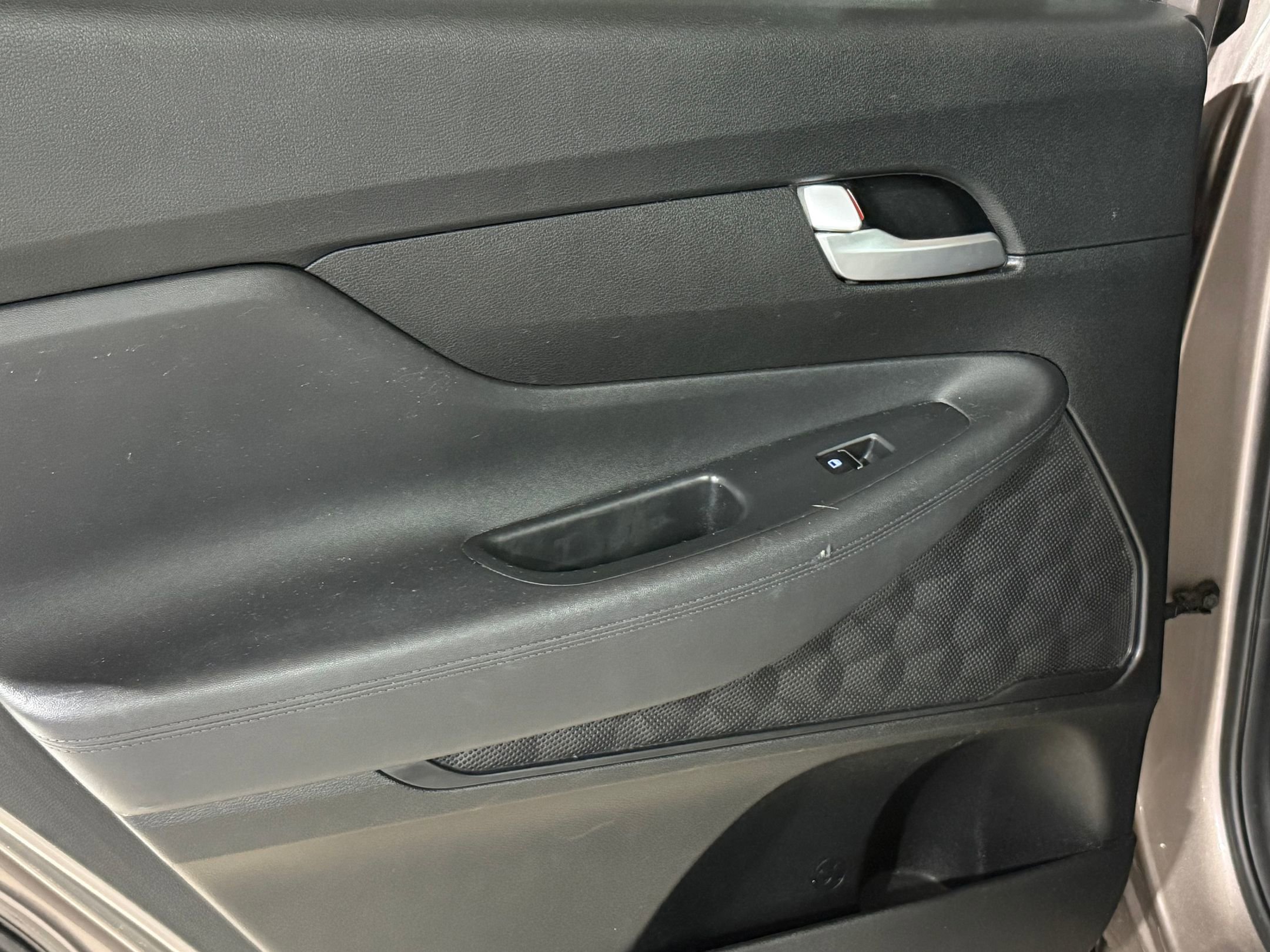 Used 2019 Hyundai Santa Fe SE image 29