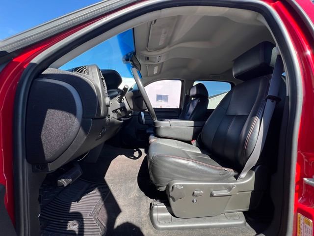 Used 2011 GMC Sierra 2500 SLE w/ SLE Preferred Package AWD/4WD image 18