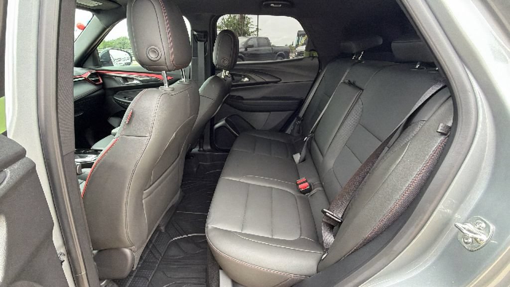 Used 2025 Chevrolet TrailBlazer RS w/ Convenience Package FWD image 26