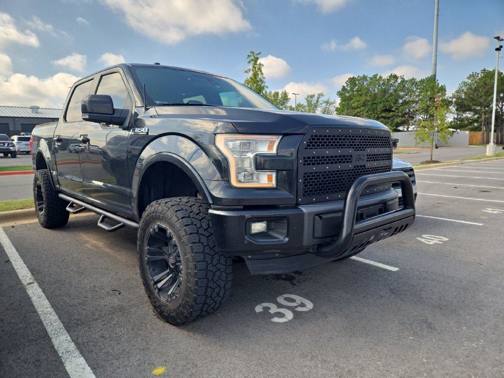 Used 2015 Ford F150 Lariat w/ Equipment Group 502A Luxury AWD/4WD image 4