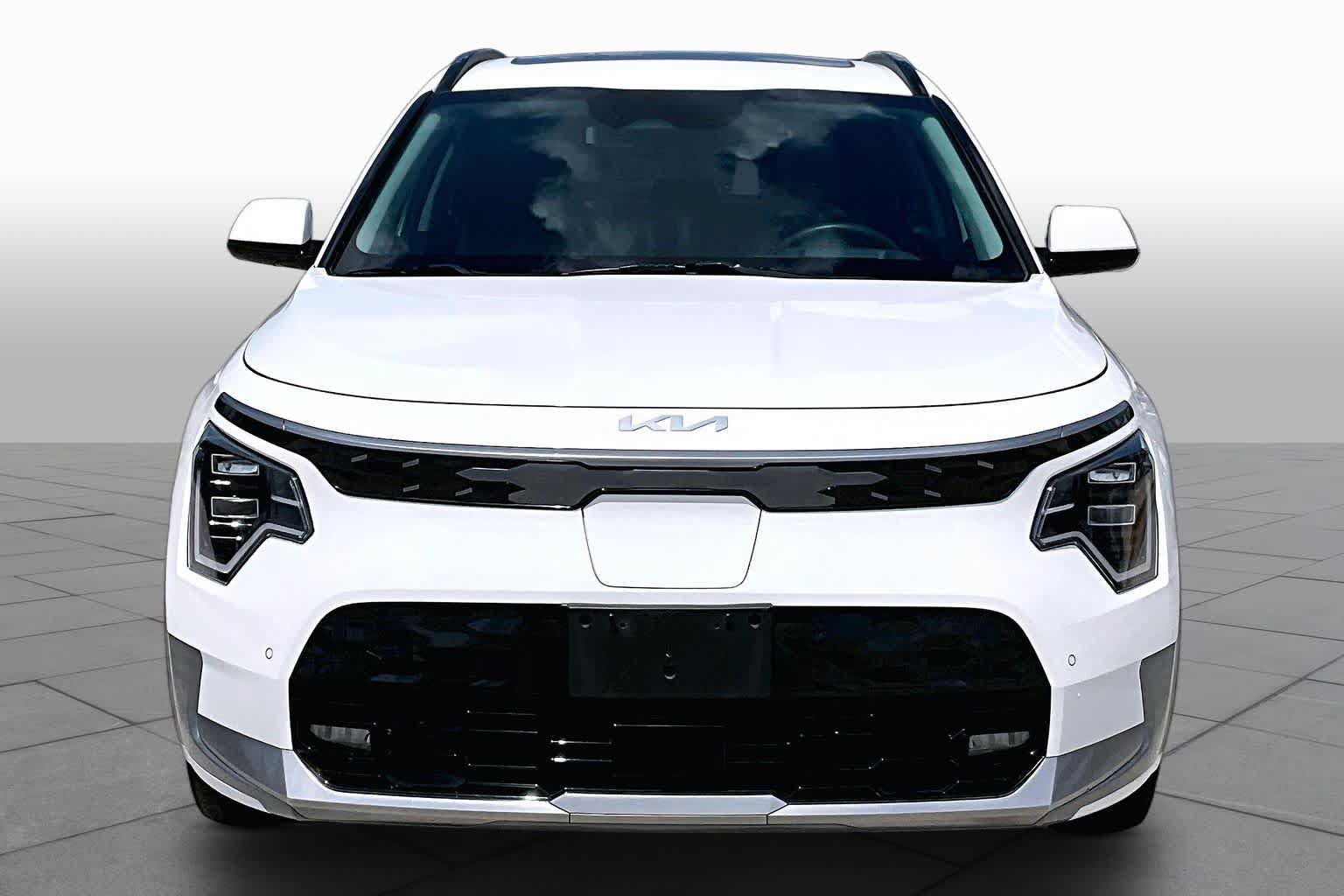 Certified 2023 Kia Niro Wave FWD image 3