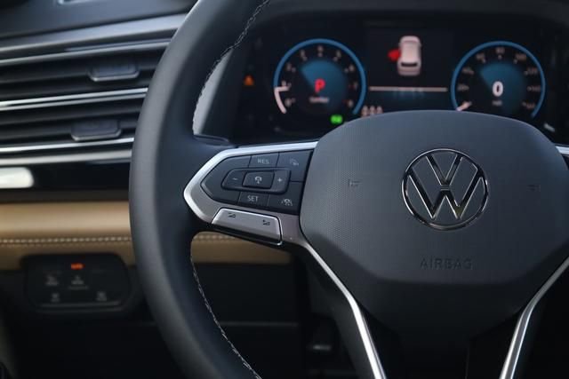 New 2026 Volkswagen Atlas Cross Sport SE image 9