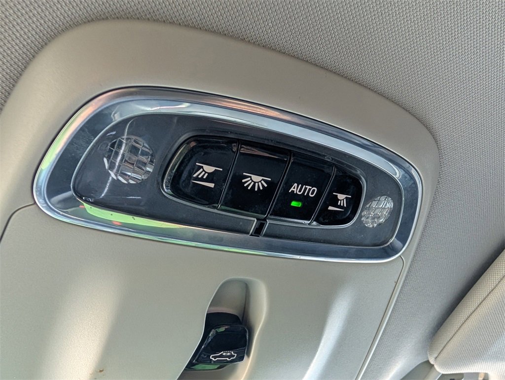 Used 2019 Volvo XC90 T6 Momentum w/ Protection Package Premier image 12