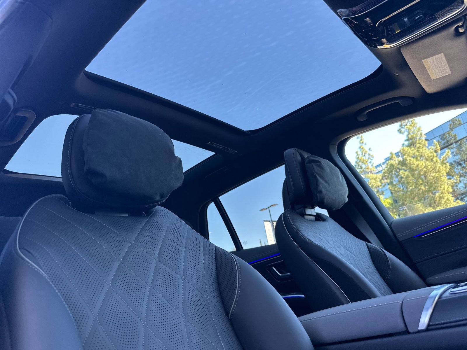 New 2026 Mercedes-Benz EQS 550 4MATIC SUV image 17