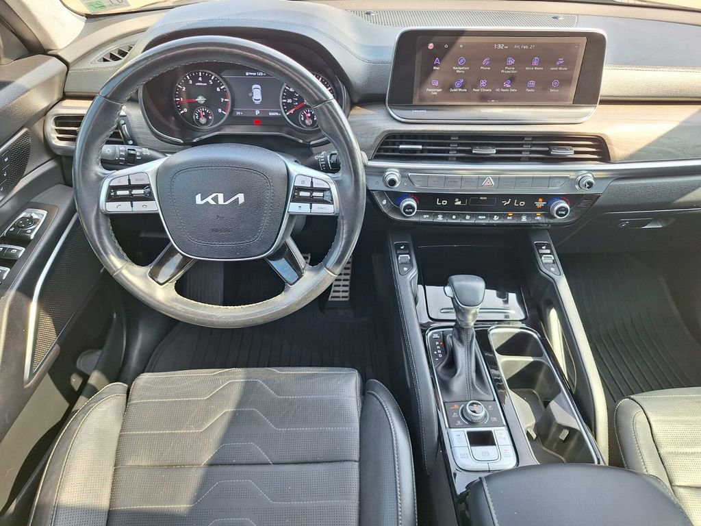 Used 2022 Kia Telluride SX w/ SX Prestige Package image 9