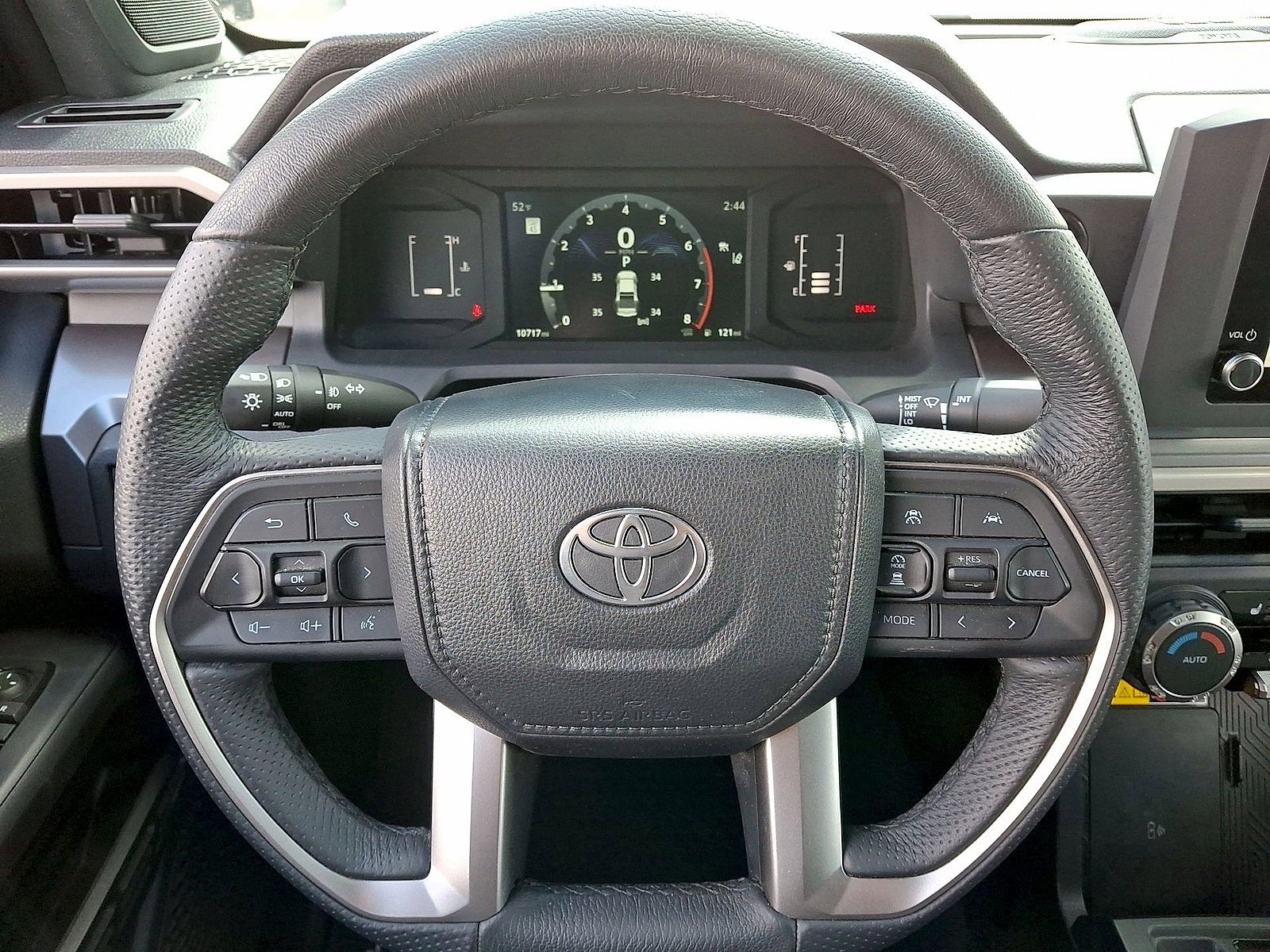 Used 2025 Toyota Tacoma SR5 w/ SR5 Upgrade Package AWD/4WD image 16