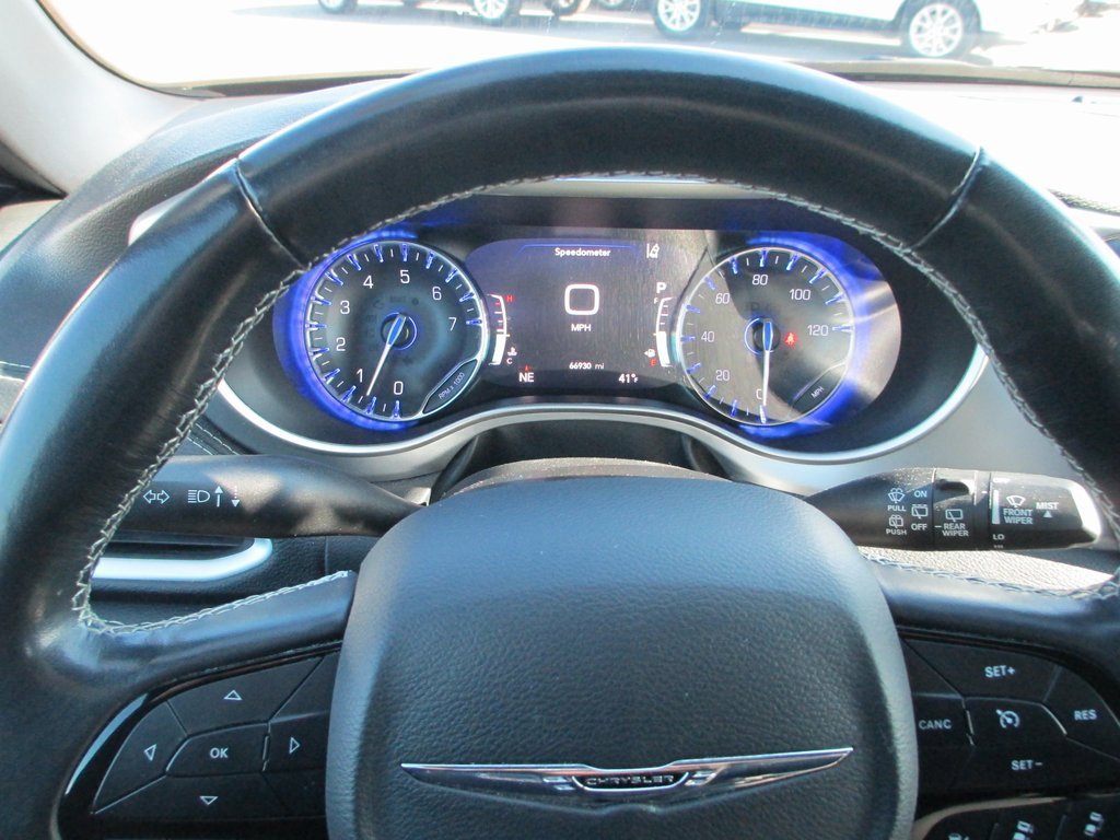 Used 2021 Chrysler Pacifica Touring-L w/ Premium & Safety Sphere Group image 26