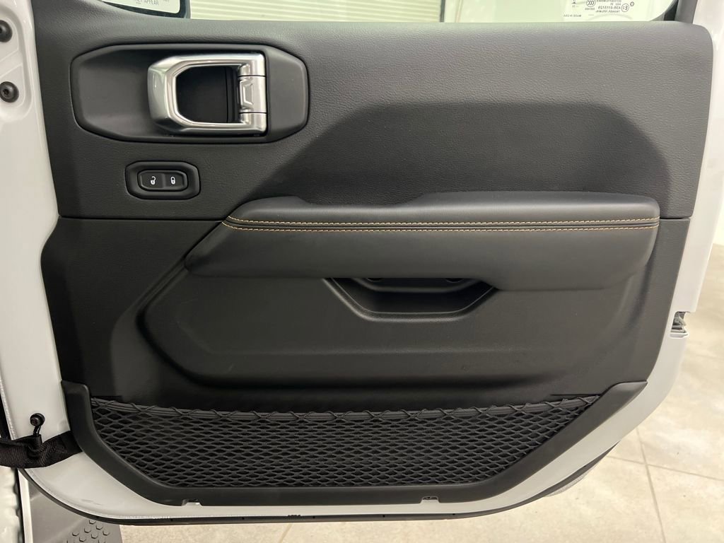 Used 2025 Jeep Wrangler Sahara 4xe image 22