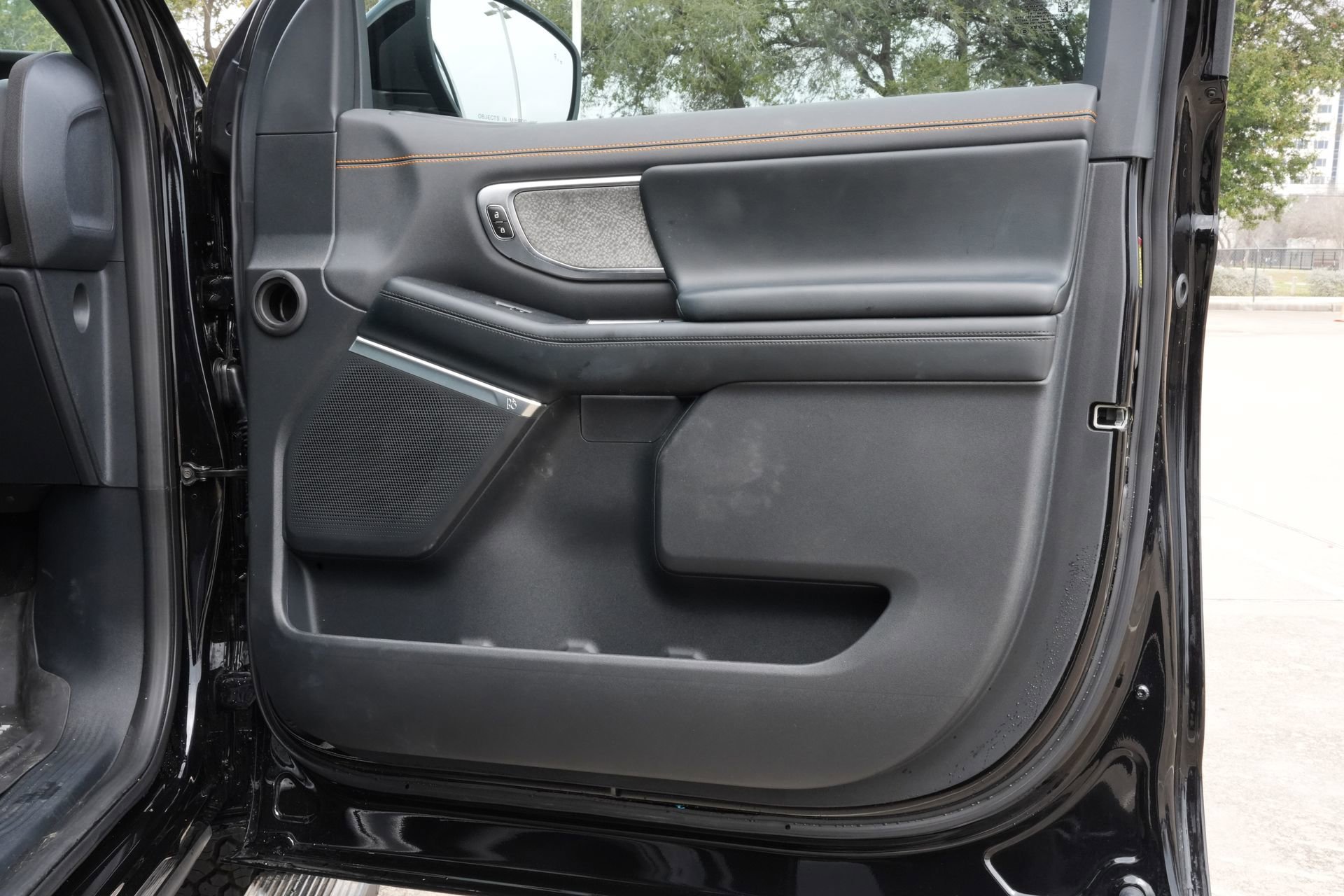 Used 2025 Ford Expedition Tremor image 29