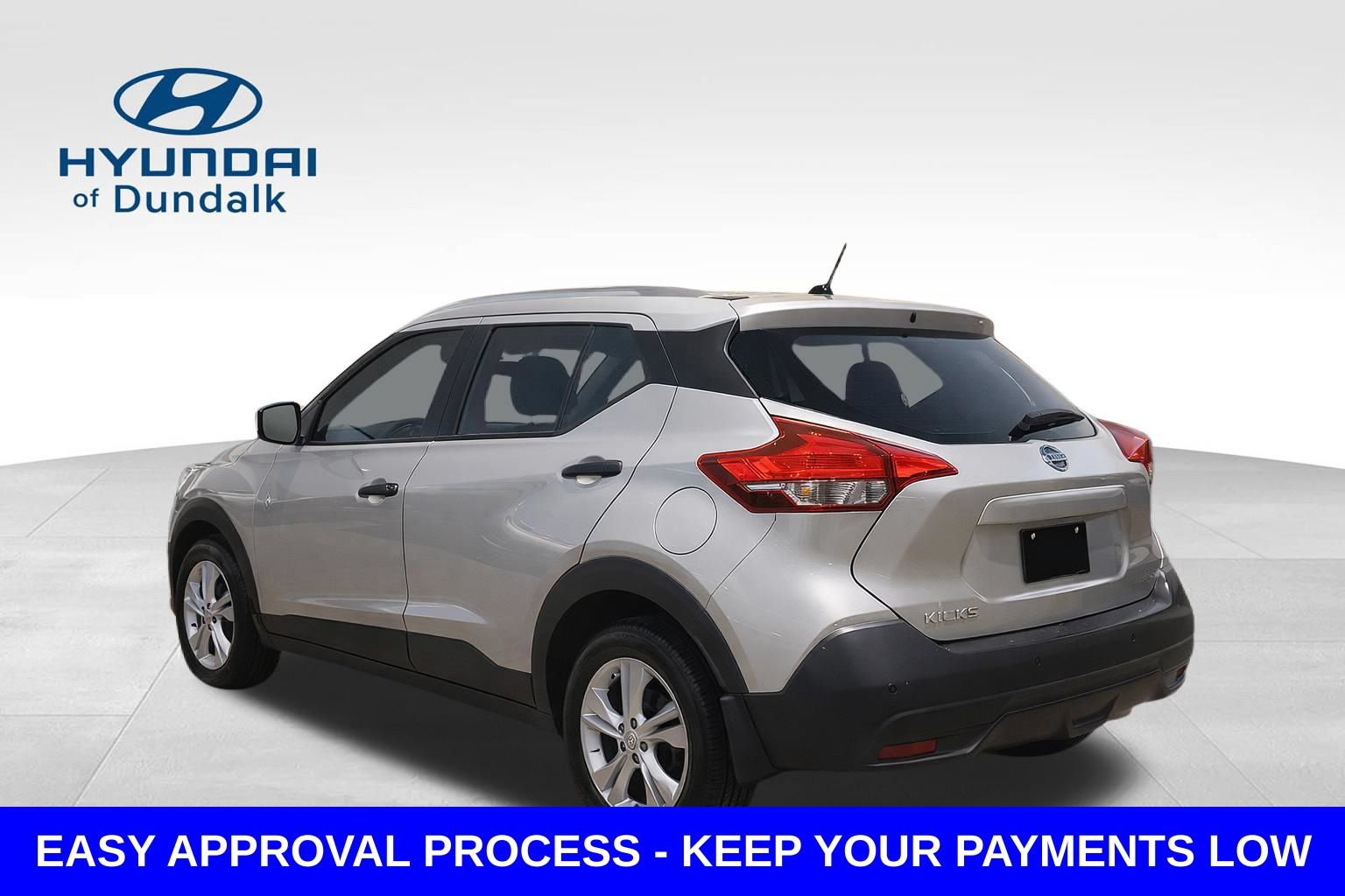 Used 2019 Nissan Kicks S FWD image 2